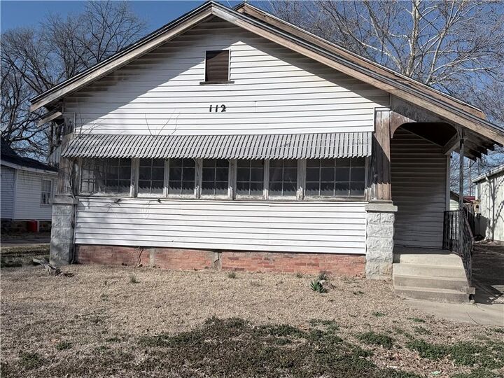 Property Photo:  112 W Oak Street  KS 67301 