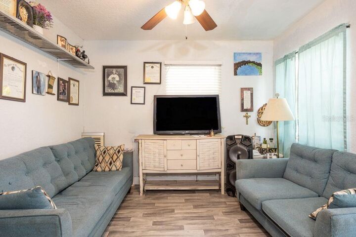 Property Photo: 507 S Anderson Street FL 32110