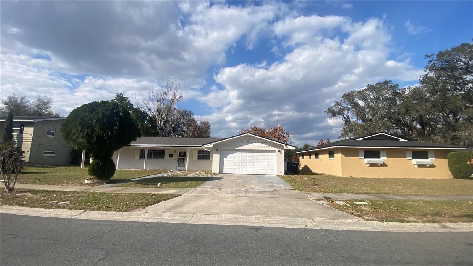 Property Photo: 6313 Gamble Drive FL 32818
