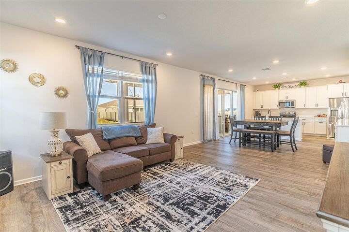 Property Photo:  1123 Sugarwood Street  FL 33837 