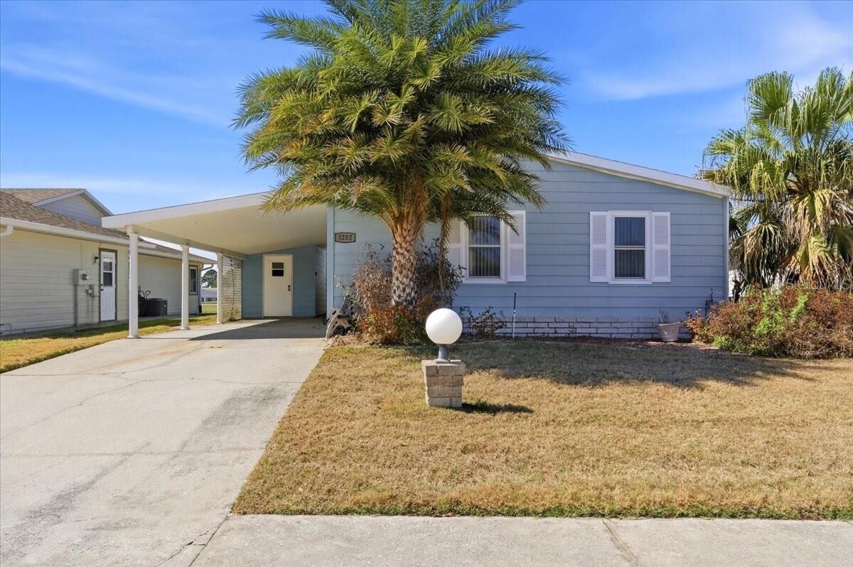 Property Photo: 3202 Otter Creek Court FL 33810