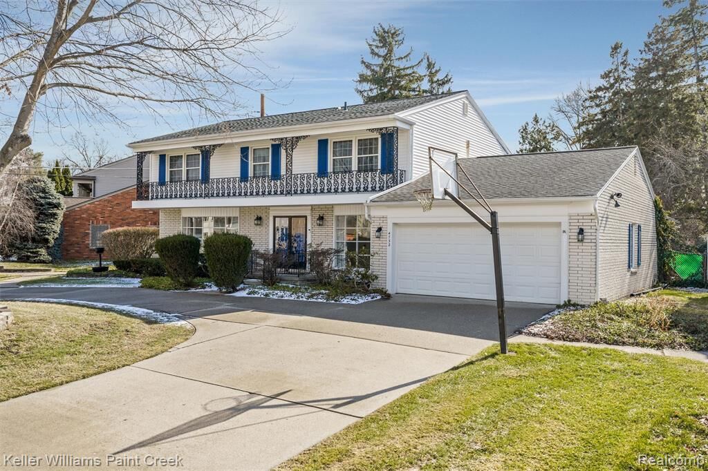 Property Photo:  4732 Barcroft Way  MI 48310 5048 