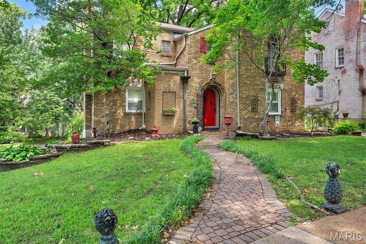 Property Photo:  7667 Carswold Drive  MO 63105 