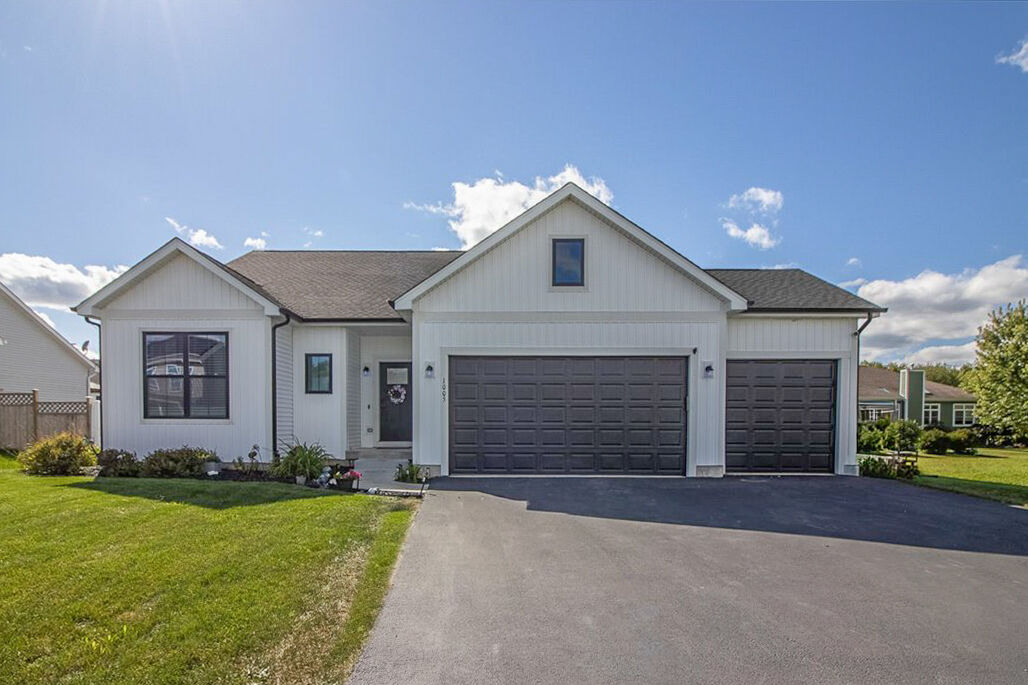 Property Photo:  1005 Joel Lane  IL 60135 