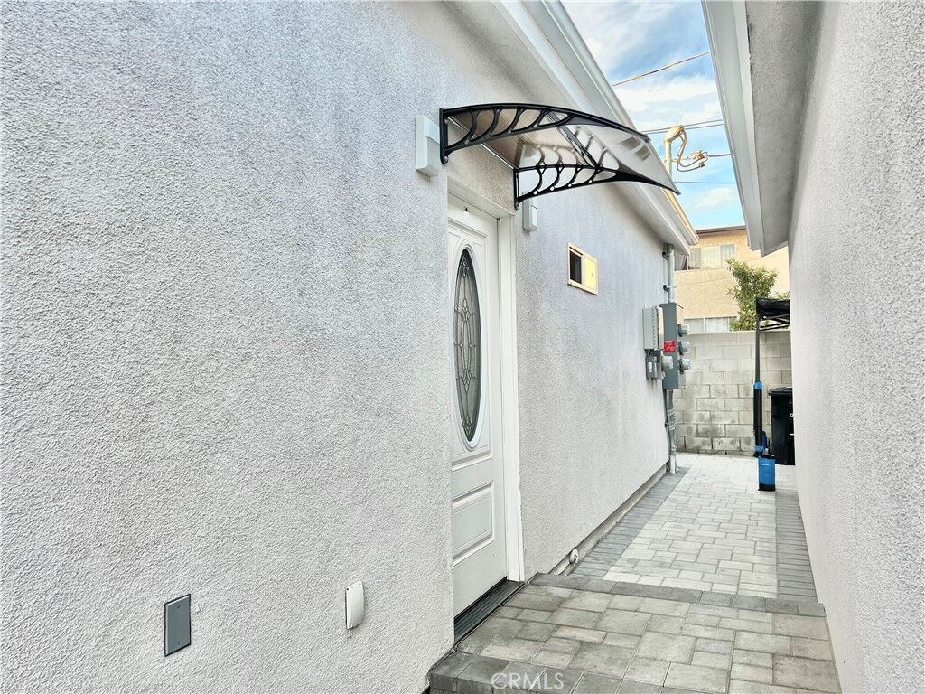 Property Photo:  1040 Ruberta Avenue A  CA 91201 