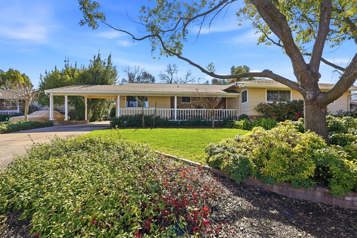 Property Photo: 7724 Greenridge Way CA 95628