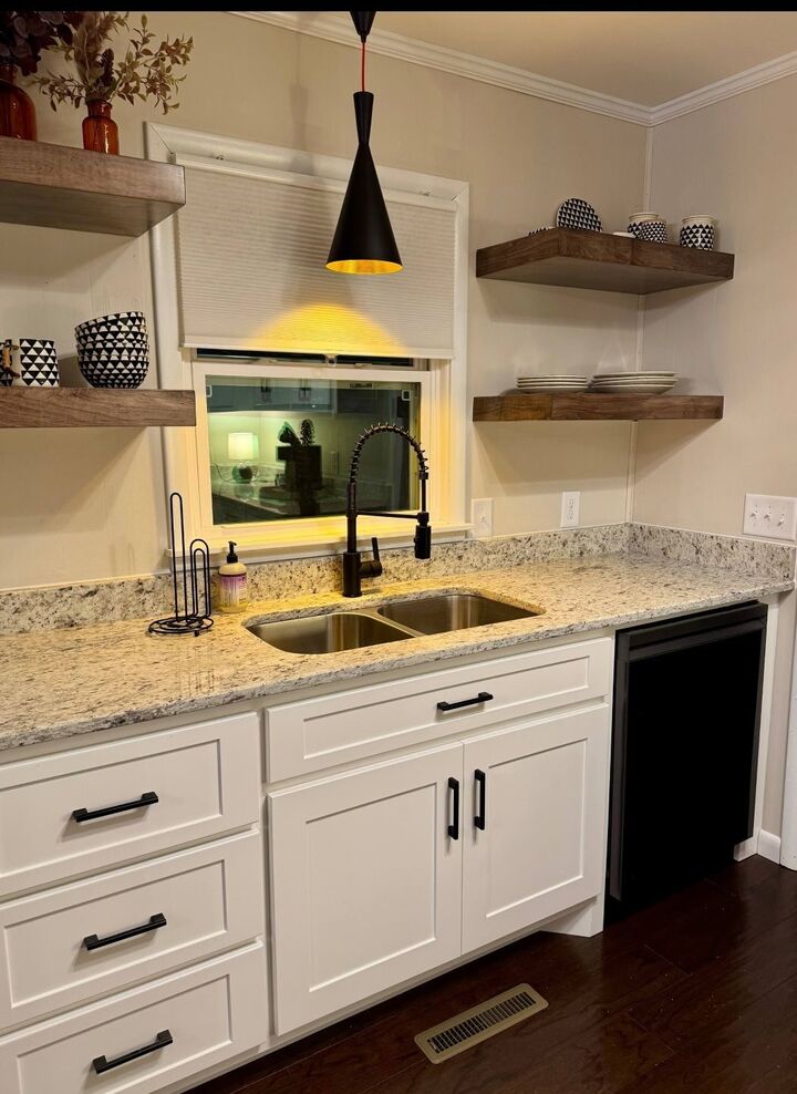 Property Photo: 402 8th St TN 38464