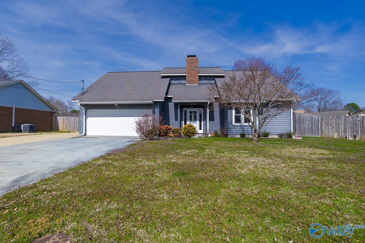 Property Photo: 604 Westbrook Drive SW AL 35603
