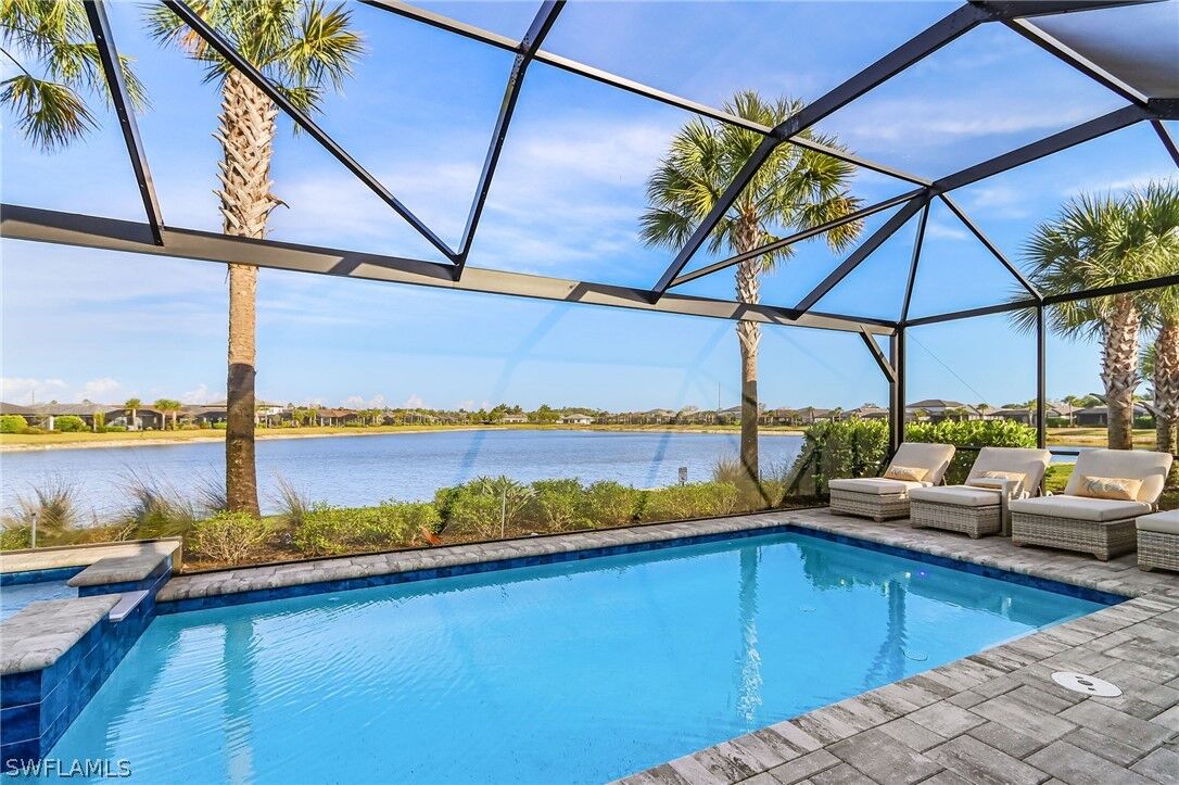 Property Photo: 2073 Yellowfin Circle FL 34114