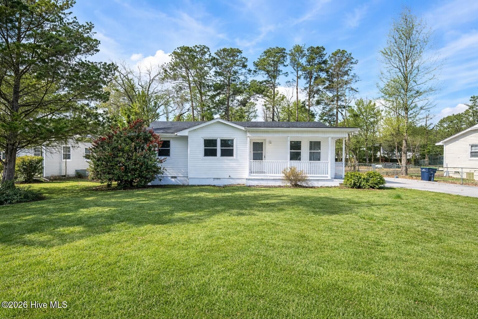 Property Photo:  309 Lakewood Drive  NC 28546 