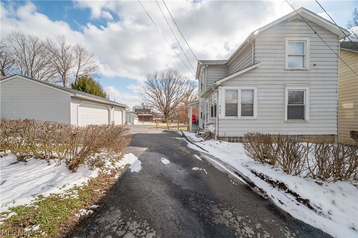 Property Photo: 8198 Erie Street OH 44438