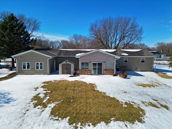 Property Photo: 405 Sunrise Drive MN 56277