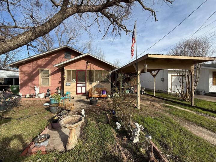 Property Photo:  710 Whitney Street  TX 76671 