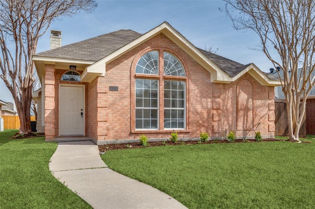 Property Photo: 2207 Arbor Creek Drive TX 75010
