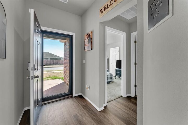 Property Photo:  2313 S Silver Street  AR 72761 