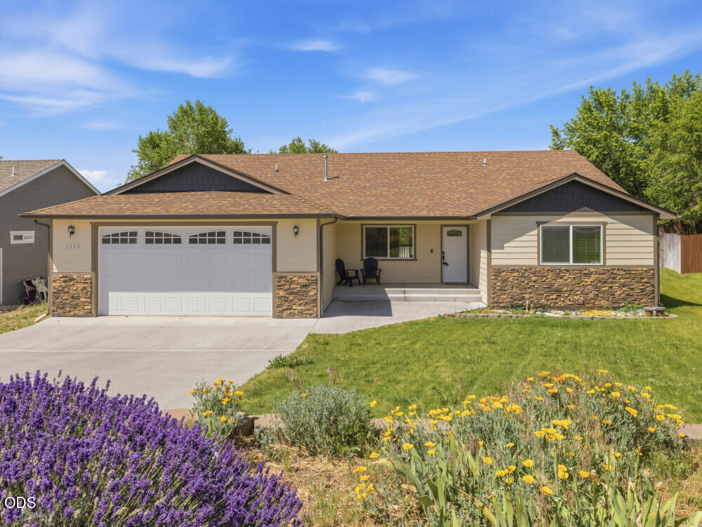 Property Photo:  2852 Glacier Drive  OR 97603 