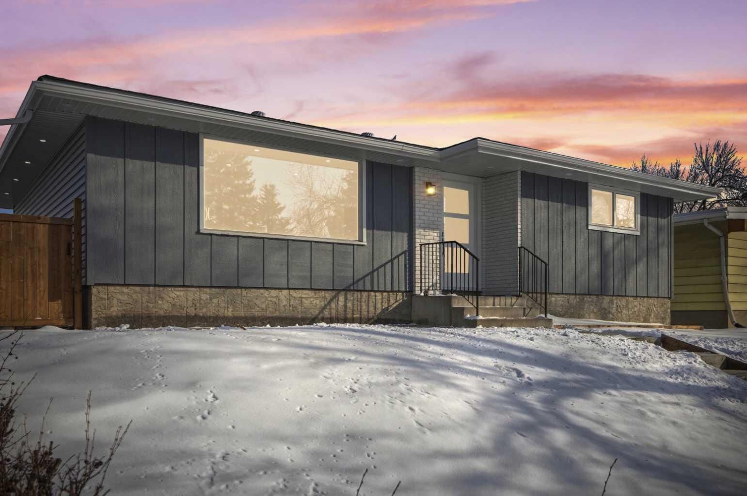 Property Photo:  1412 19 Street NE  AB T2E 4Y2 