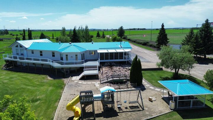 Property Photo: 27556 Township Road 372 AB T4G 0M5