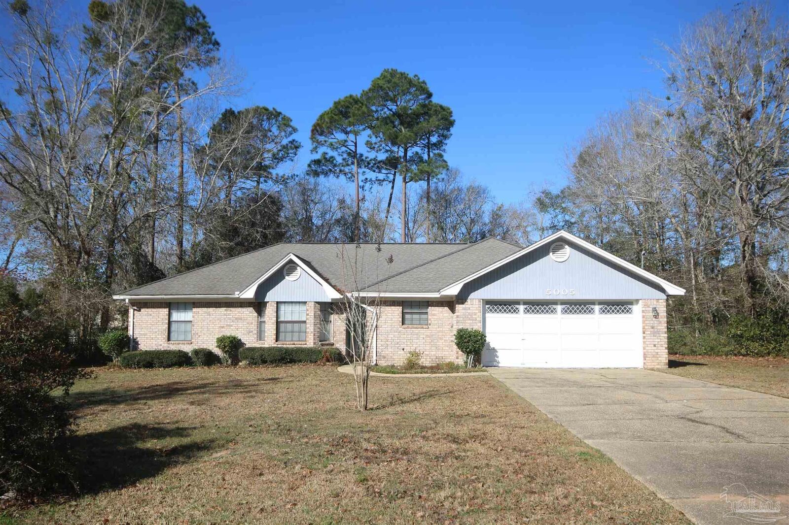 Property Photo: 5005 Ponitz Pkwy FL 32571