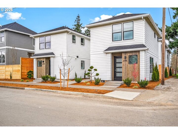 Property Photo: 6491 SE Ramona St C OR 97206