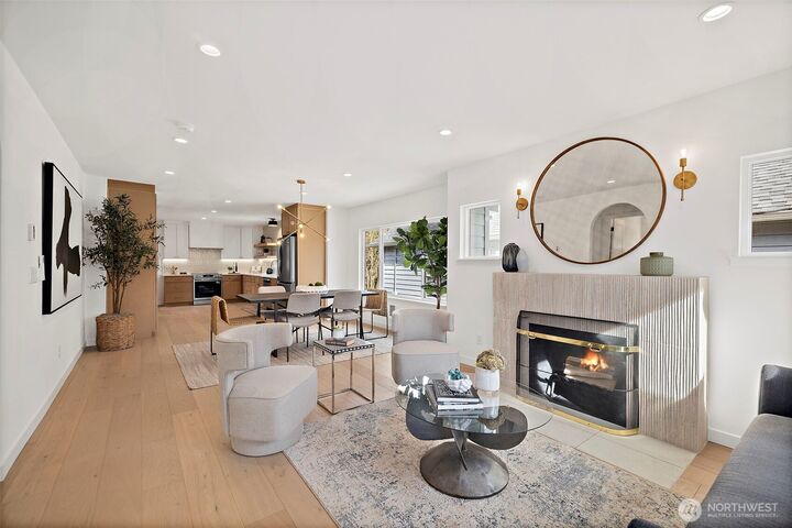 Property Photo:  414 W Smith Street  WA 98119 