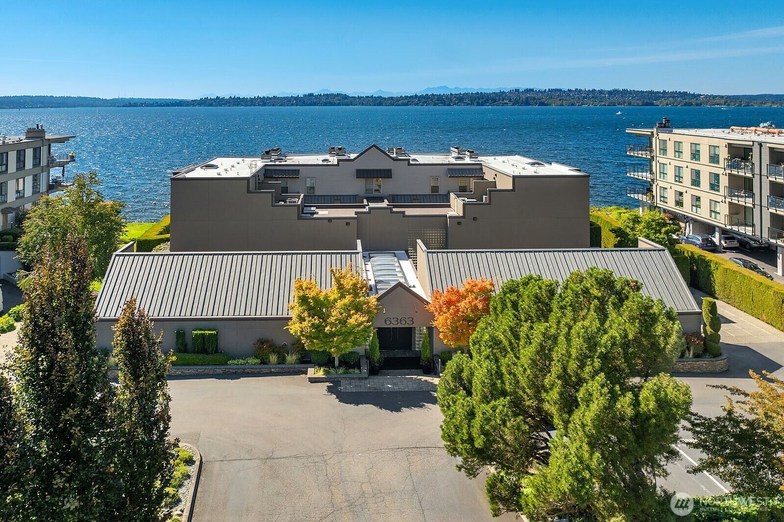 Property Photo: 6363 Lake Washington Boulevard NE 102 WA 98033