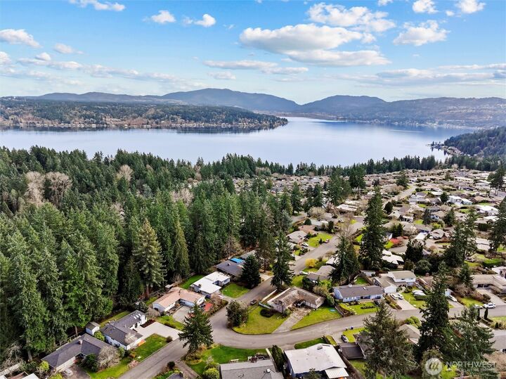 Property Photo: 876 172nd Avenue NE WA 98008