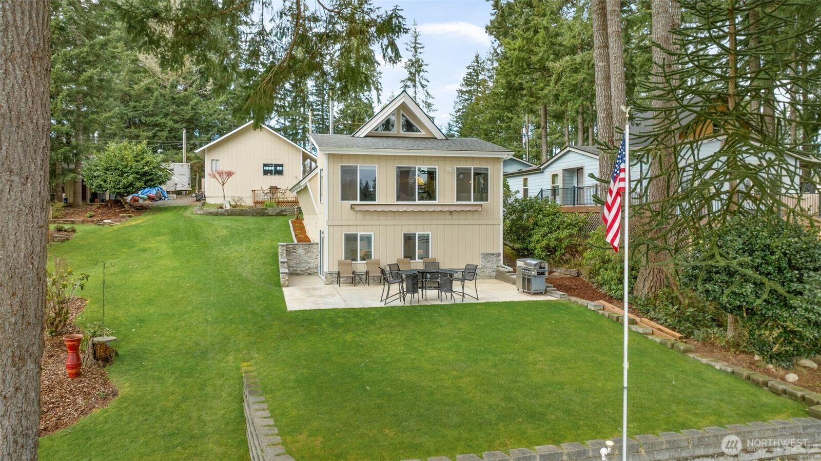 Property Photo:  2241 E Timberlake Drive W  WA 98584 