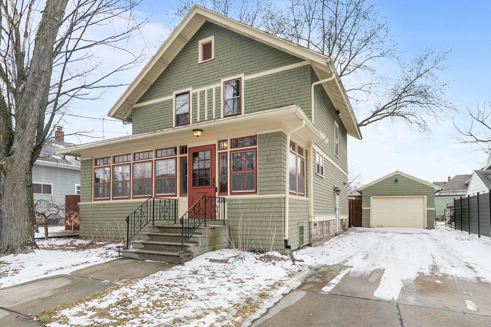 Property Photo:  913 N Harriman Street  WI 54911 