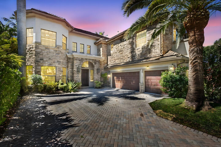 Property Photo: 10468 Trianon Place FL 33449