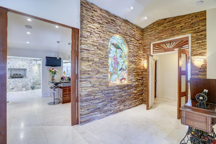 Property Photo:  1191 Emerald Drive  FL 33404 