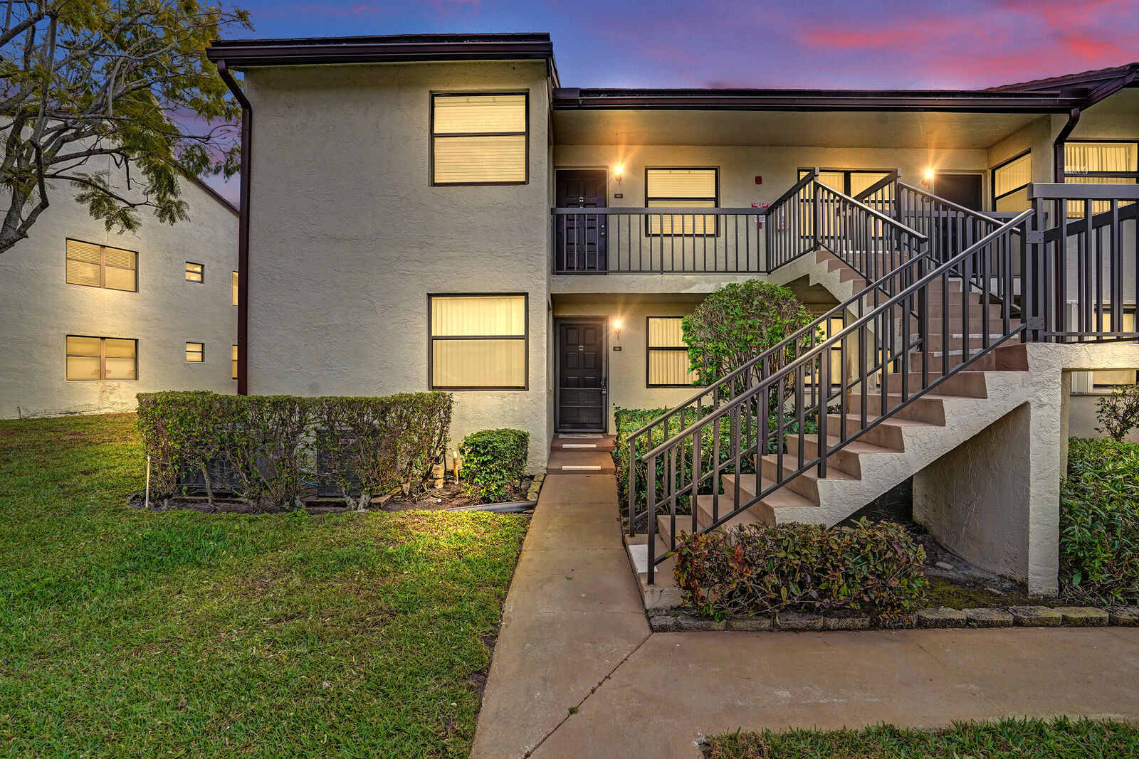 Property Photo: 7674 Tahiti Lane 101 FL 33467