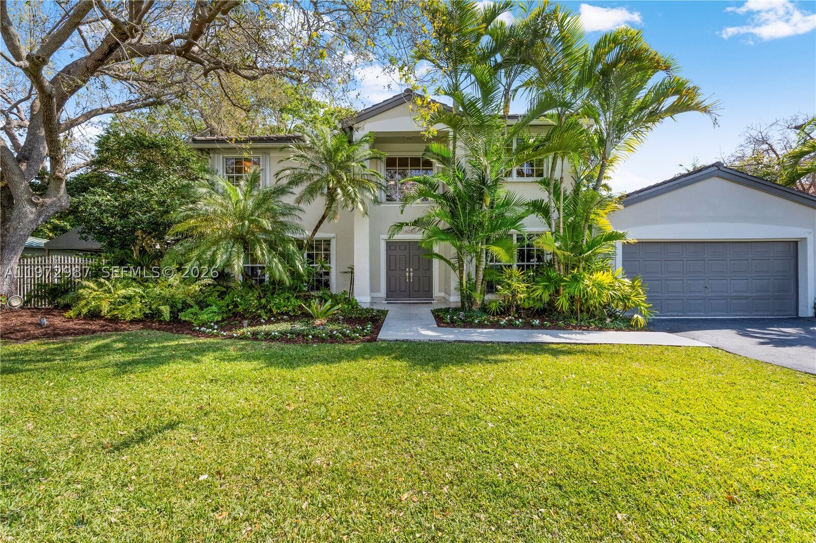 Property Photo: 16085 SW 84th Pl FL 33157