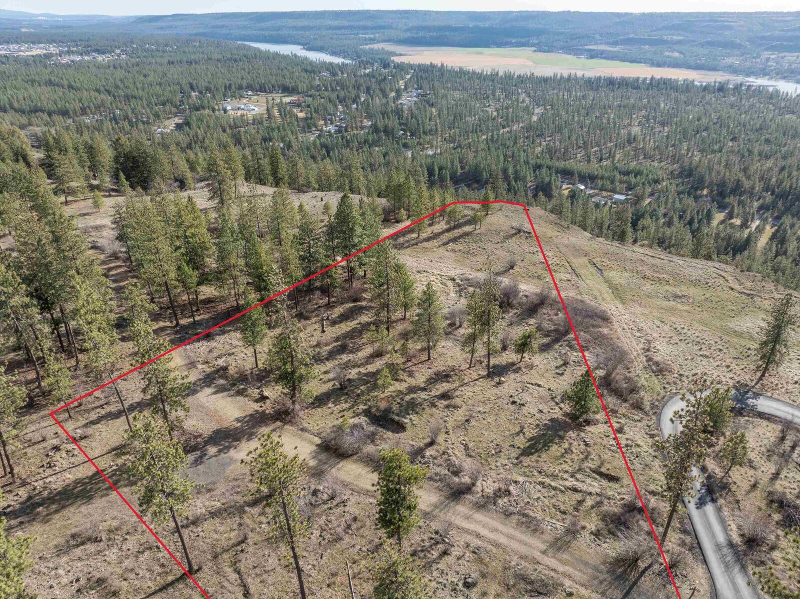 Property Photo:  6xxx Pine Ridge Dr  WA 99026 