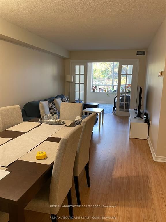 Property Photo: 88 Grandview Way 302 ON M2N 6V6