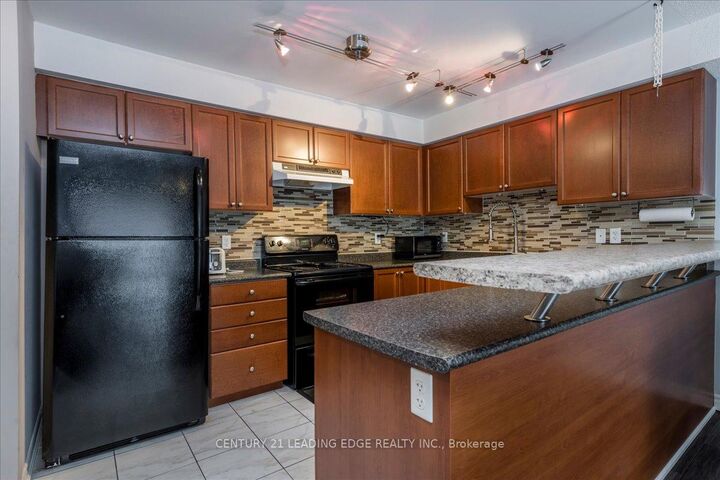 Property Photo:  43 Coulter Street 20  ON L4N 6L9 