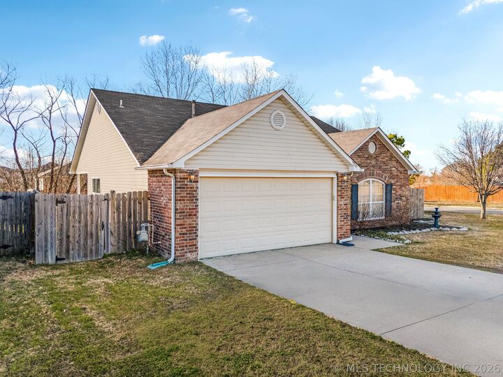 Property Photo:  9214 S 256th  OK 74014 