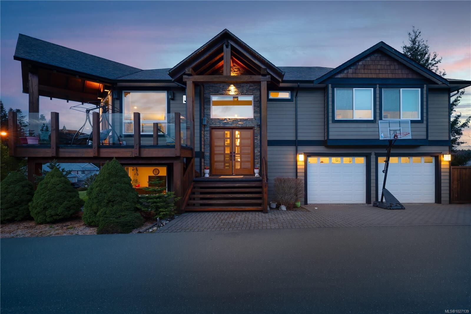 Property Photo: 1674 Trumpeter Cres BC V9N 8W6
