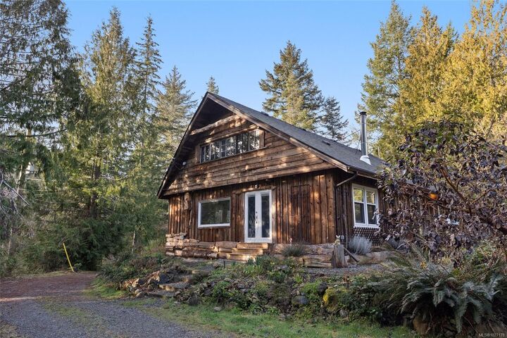 Property Photo: 2993 Robinson Rd BC V9Z 0J9