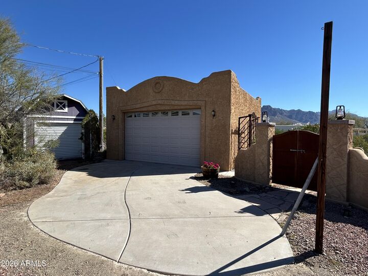 Property Photo:  1315 N Arroya Road  AZ 85119 