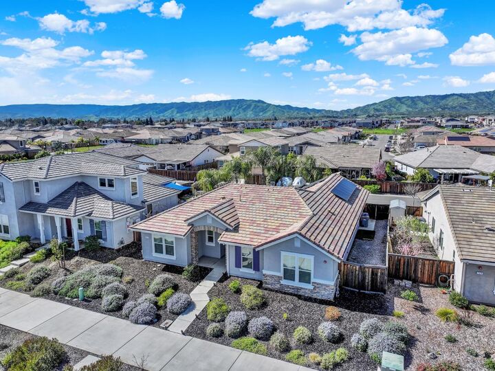 Property Photo:  794 W Main Street  CA 95694 