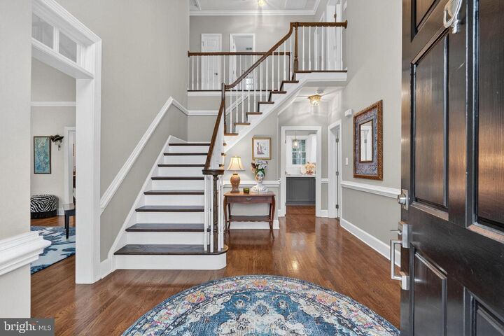 Property Photo: 518 Brentwood Court VA 22180