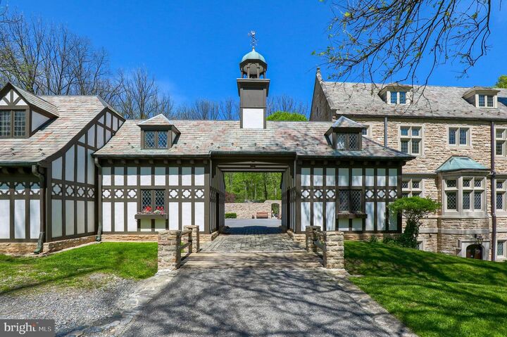 Property Photo:  80 School House Road  PA 17603 