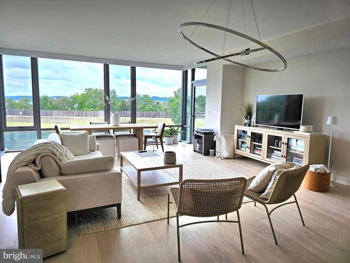 Property Photo:  1201 N Royal Street 205  VA 22314 