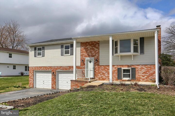 Property Photo: 5708 Oak Avenue PA 17112