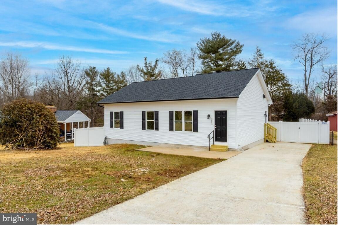 Property Photo:  109 Marshall Drive  MD 21050 