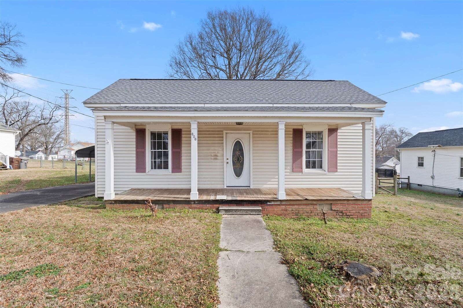Property Photo:  606 N Juniper Street  NC 28081 