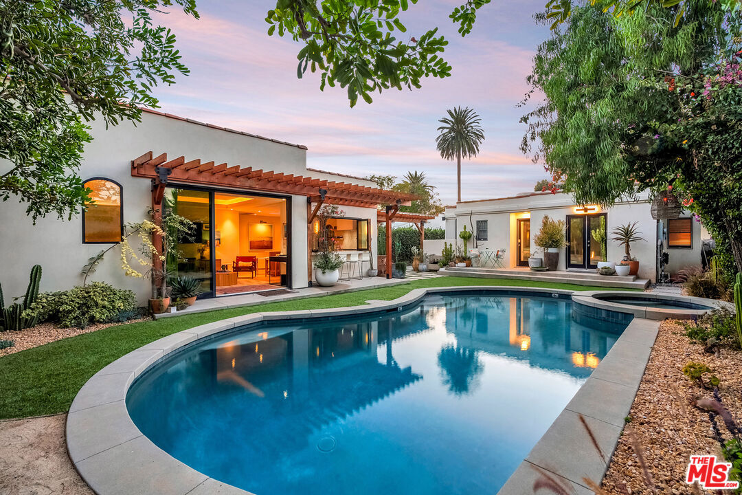 Property Photo: 742 N June St CA 90038