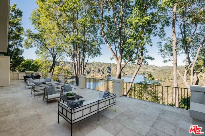 Property Photo:  1900 Bel Air Rd  CA 90077 