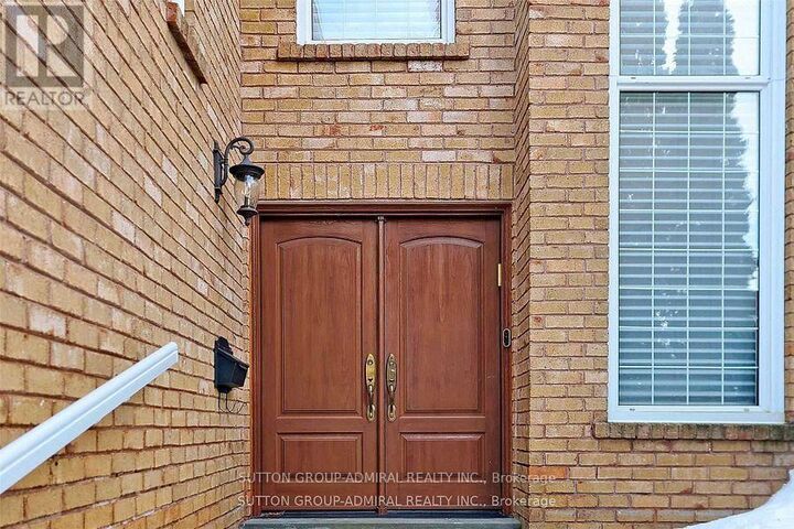 Property Photo: 45 Pinewood Drive Main &Amp 2nd ON L4J 5N8